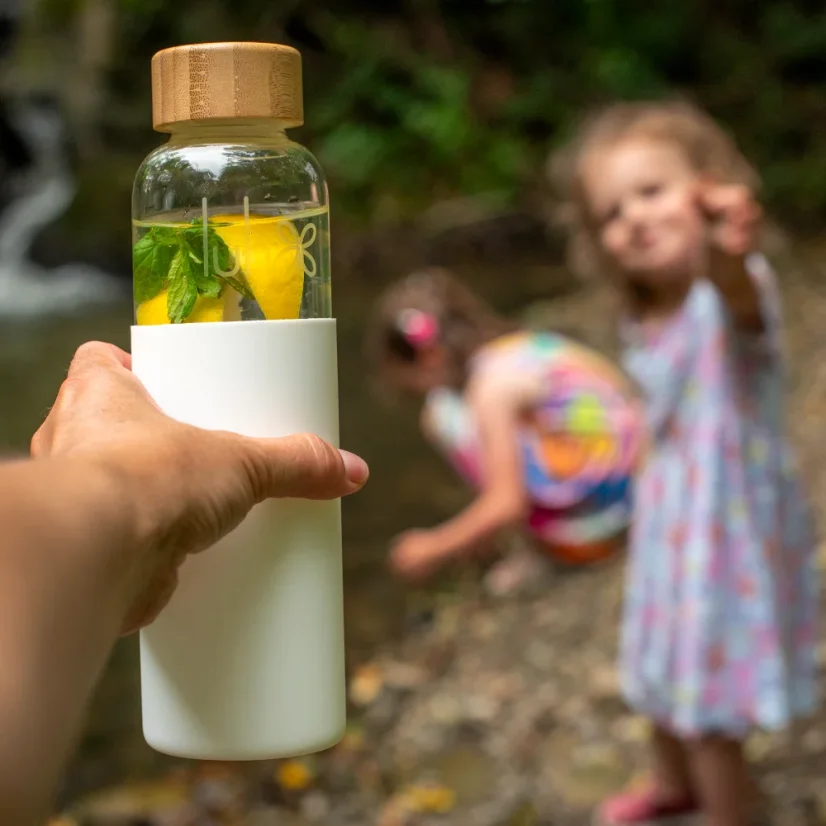 Borosilikátová skleněná láhev, LUHA, objem 600 ml - Barva: bílá